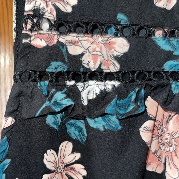 Merona Floral Sleeveless Top Size XL - Picture 3 of 4